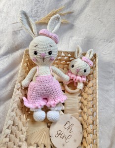 Zestaw Maskotka + grzechotka KRÓLICZKA