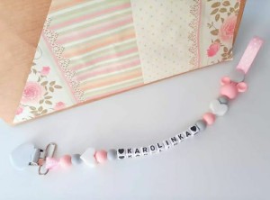 Zawieszka do smoczka myszka miki różowa i serduszka (1)